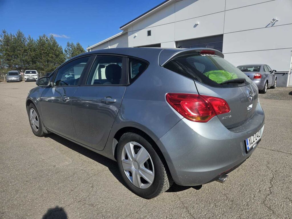 Opel Astra 2012 Harmaa