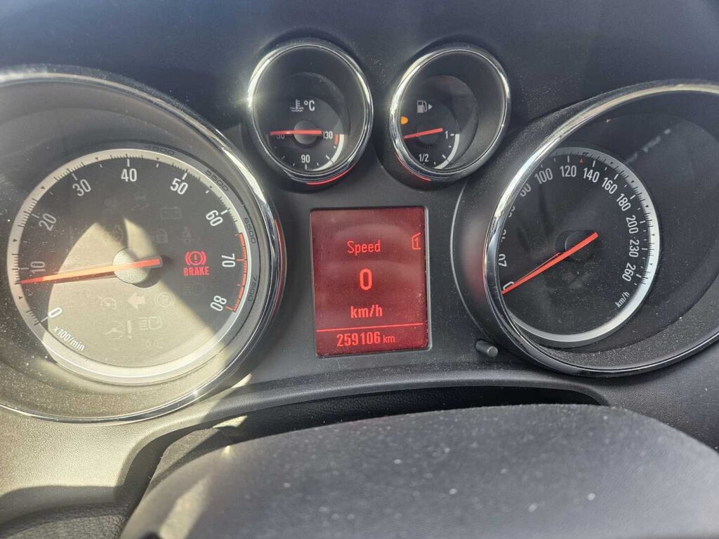 Opel Astra 2012 Harmaa