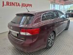 Toyota Avensis 2012 Punainen
