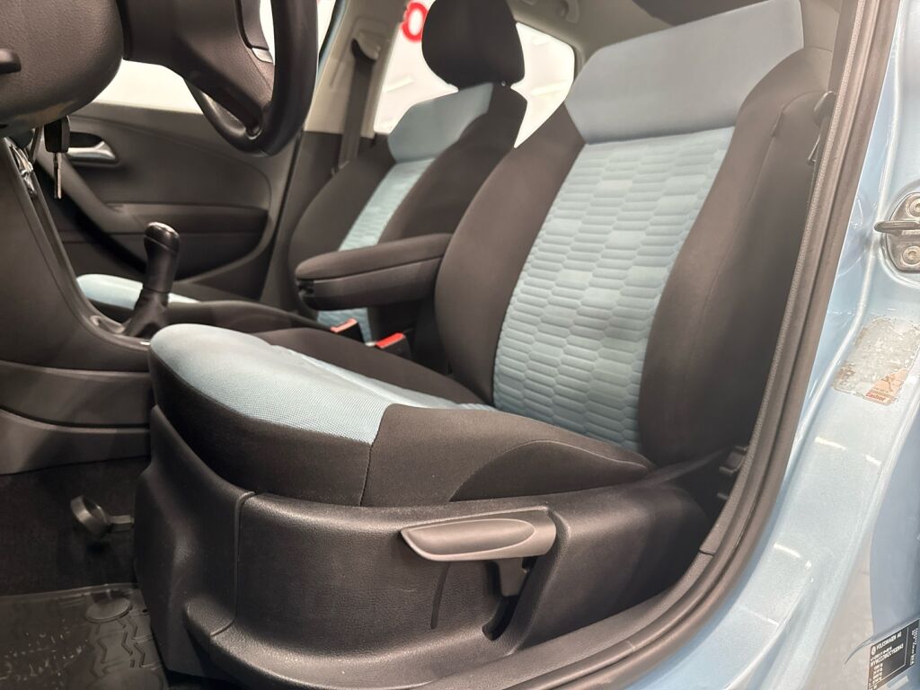 Volkswagen Polo 2012 Sininen