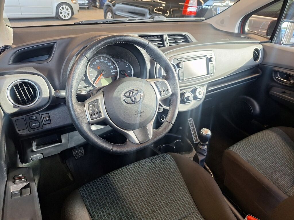 Toyota Yaris 2012, kuva 4/5
