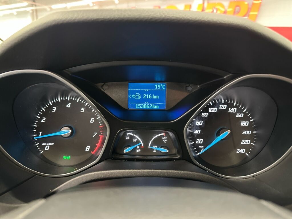 Ford Focus 2012 Musta