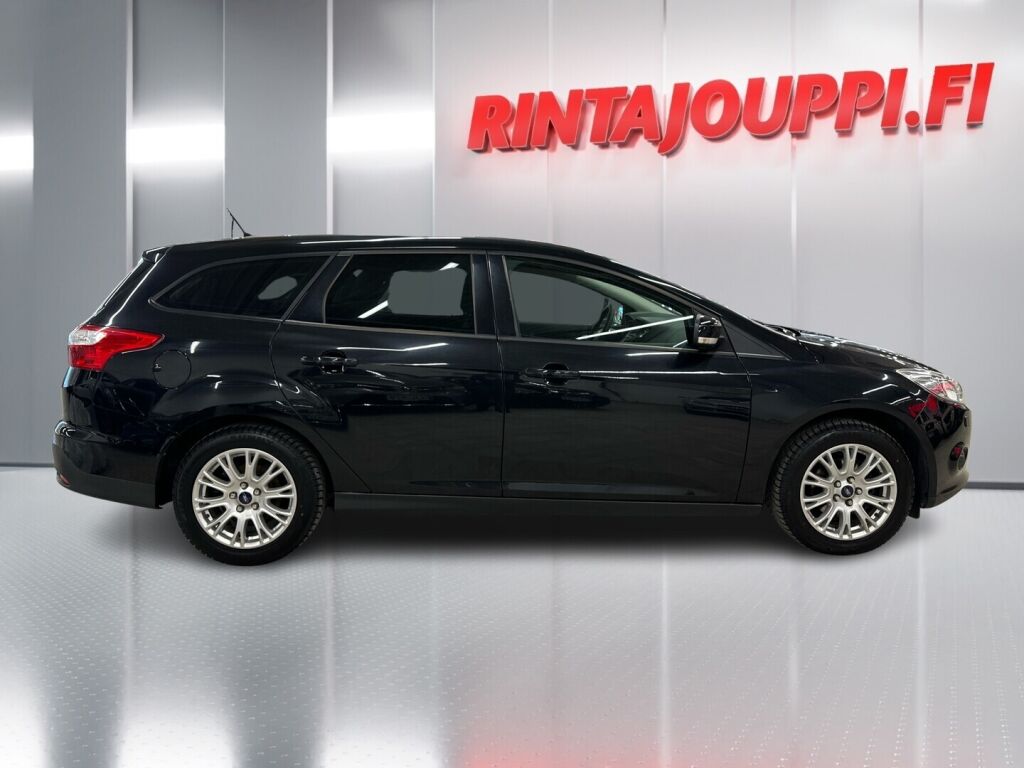 Ford Focus 2012 Musta