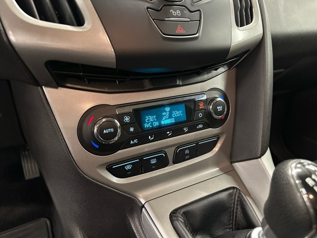 Ford Focus 2012 Musta