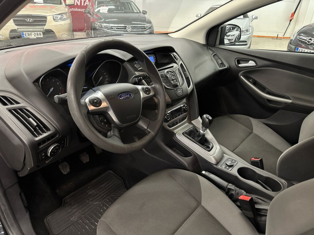 Ford Focus 2012 Musta