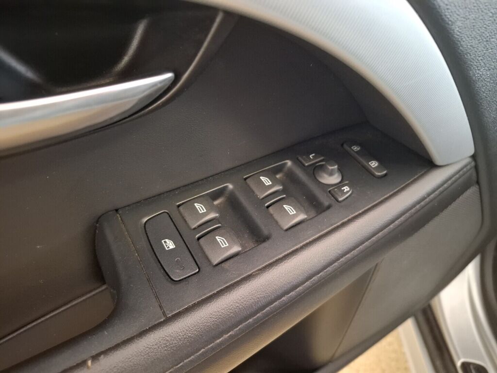 Volvo V70 2012 Harmaa