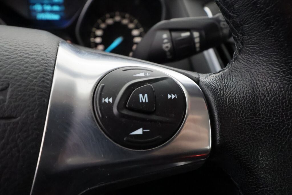 Ford Focus 2012 Harmaa