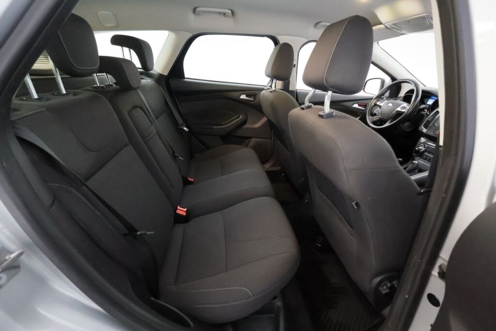 Ford Focus 2012 Harmaa