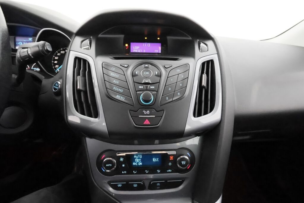 Ford Focus 2012 Harmaa