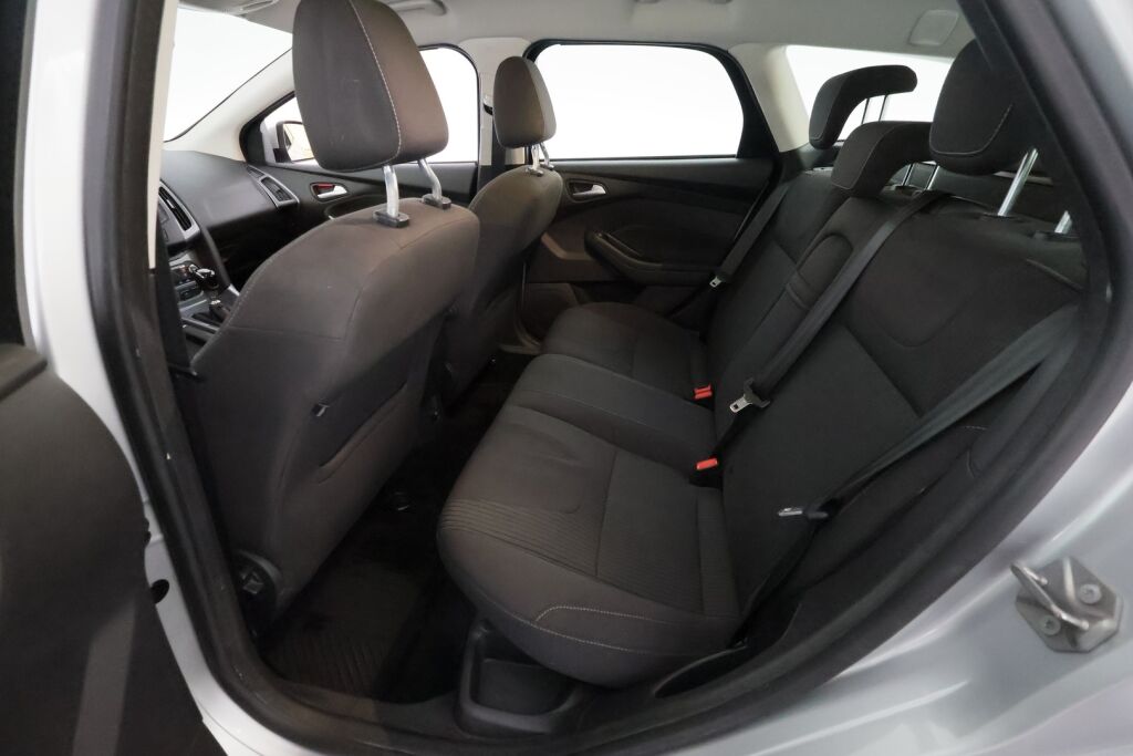 Ford Focus 2012 Harmaa