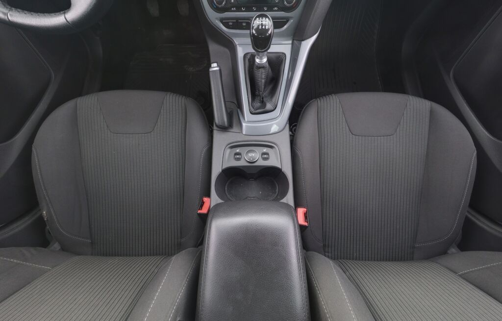 Ford Focus 2012 Harmaa