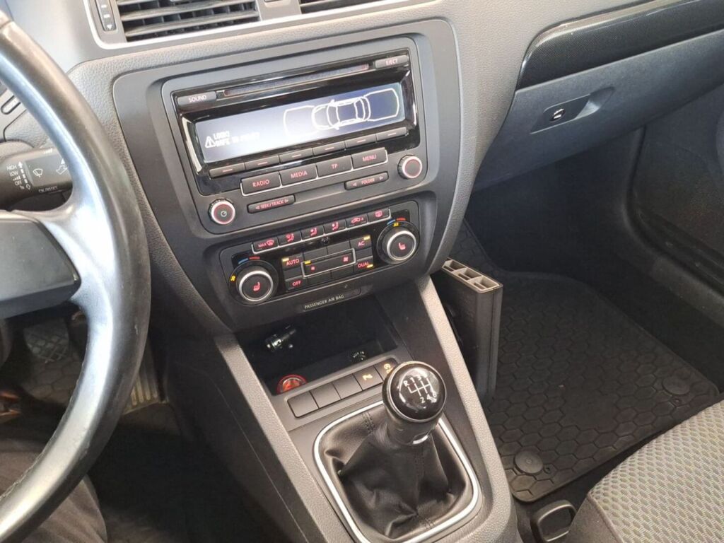 Volkswagen Jetta 2013 Harmaa