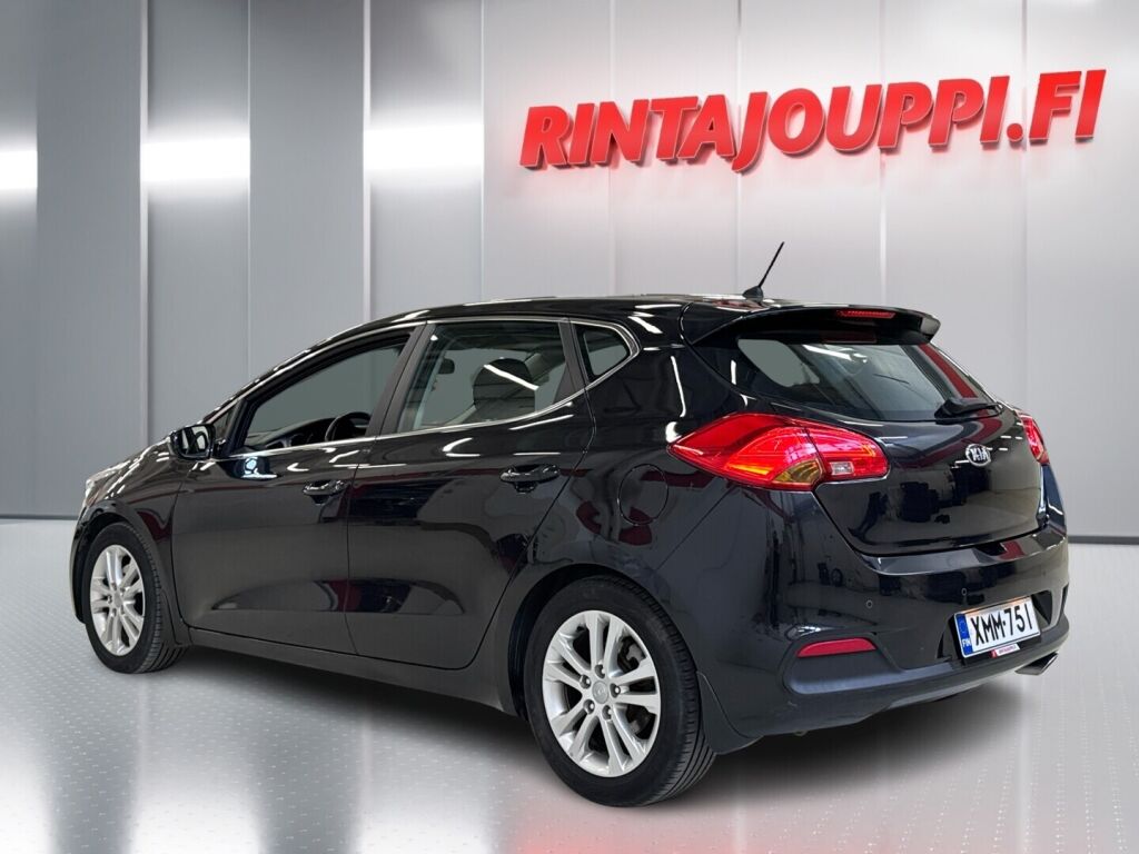 Kia Ceed 2012 Musta