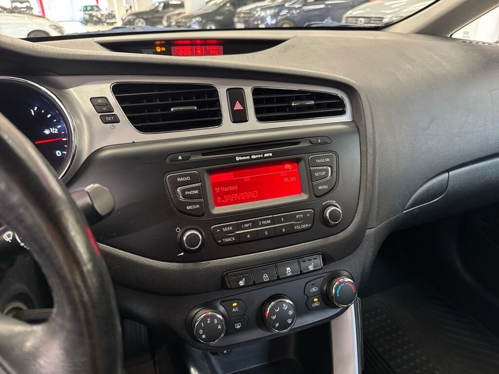 Kia Ceed 2012 Musta