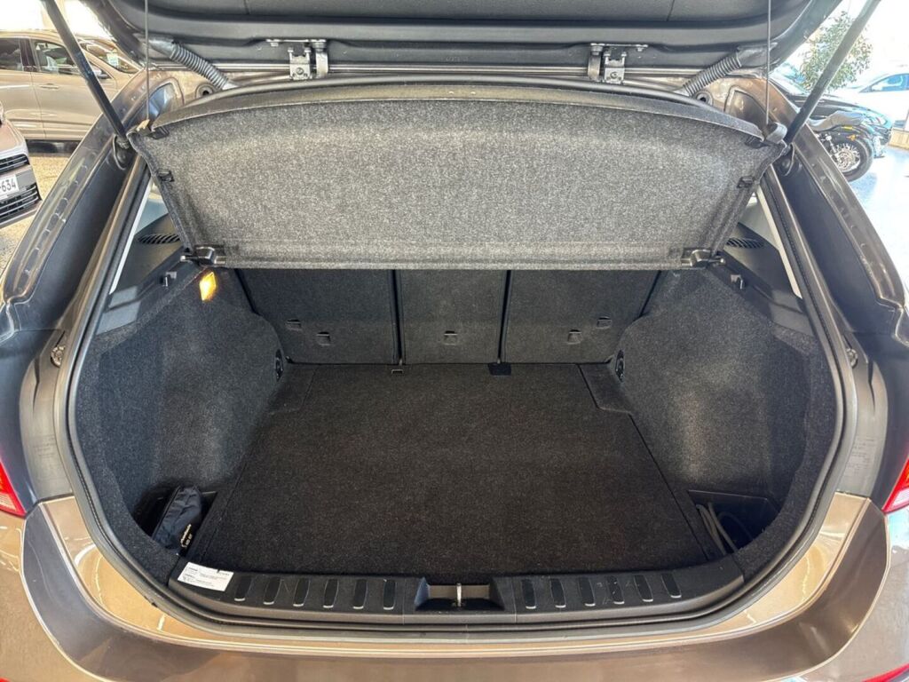 BMW X1 2012 Ruskea (beige)