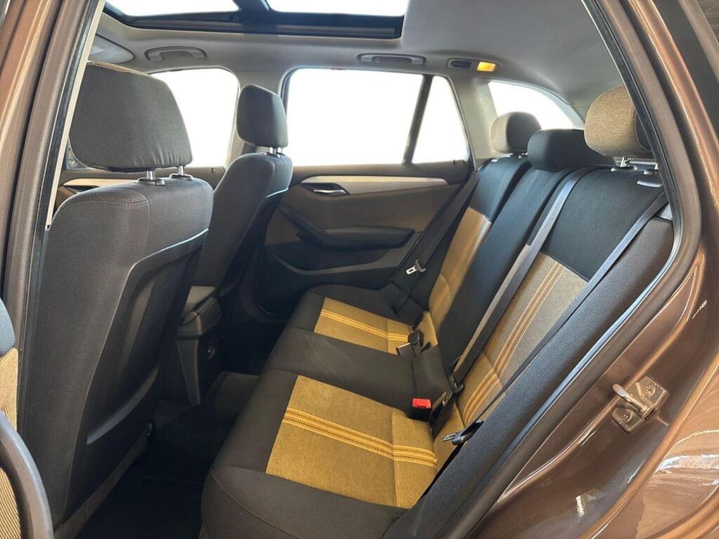 BMW X1 2012 Ruskea (beige)