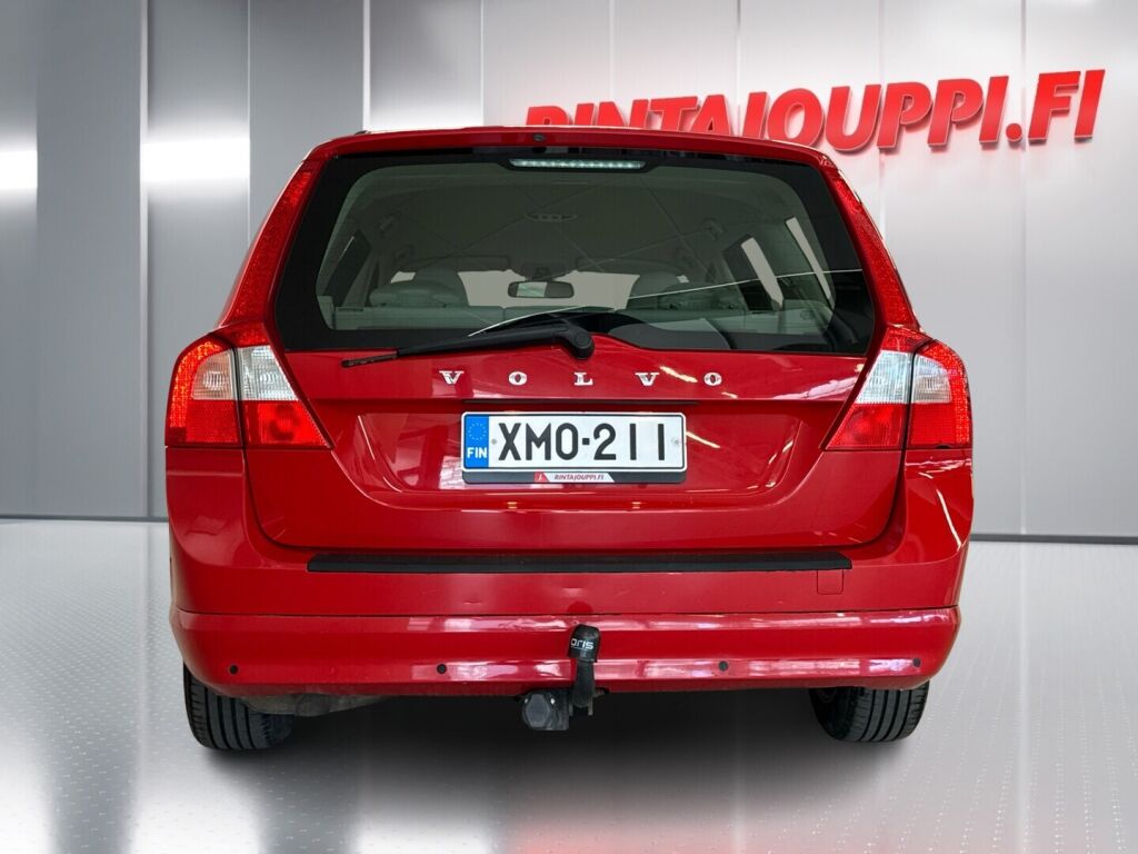Volvo V70 2010 Punainen