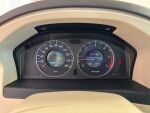 Volvo V70 2010 Punainen