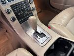 Volvo V70 2010 Punainen