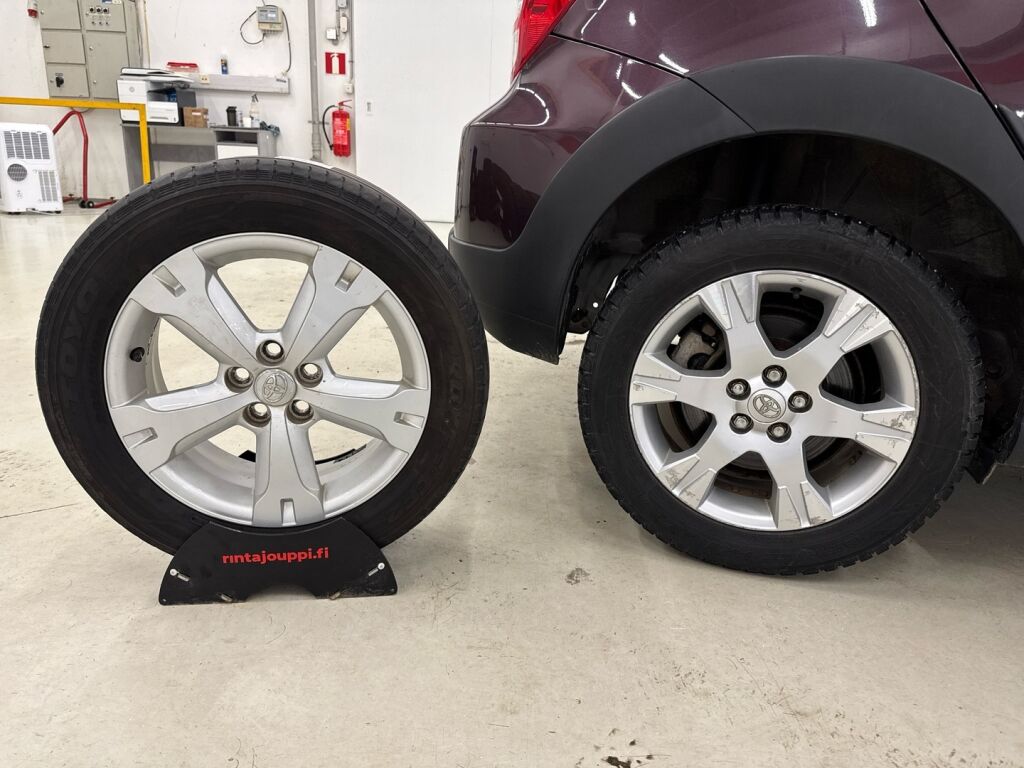 Toyota Urban Cruiser 2011 Violetti