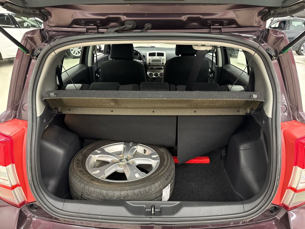 Toyota Urban Cruiser 2011 Violetti