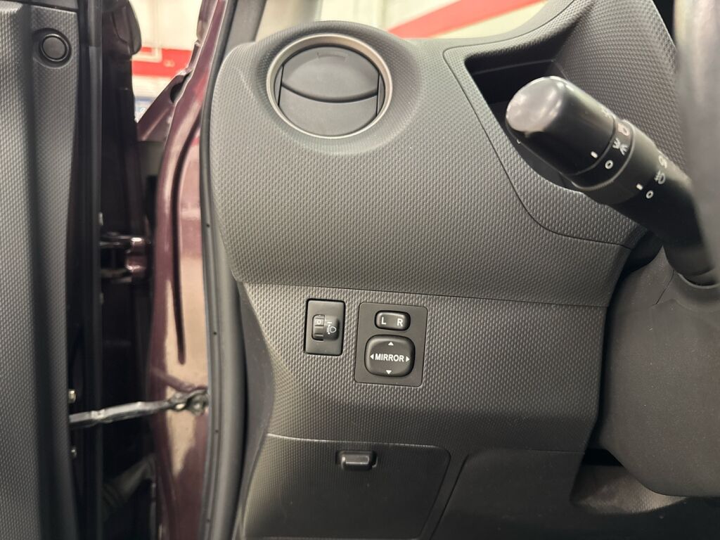 Toyota Urban Cruiser 2011 Violetti