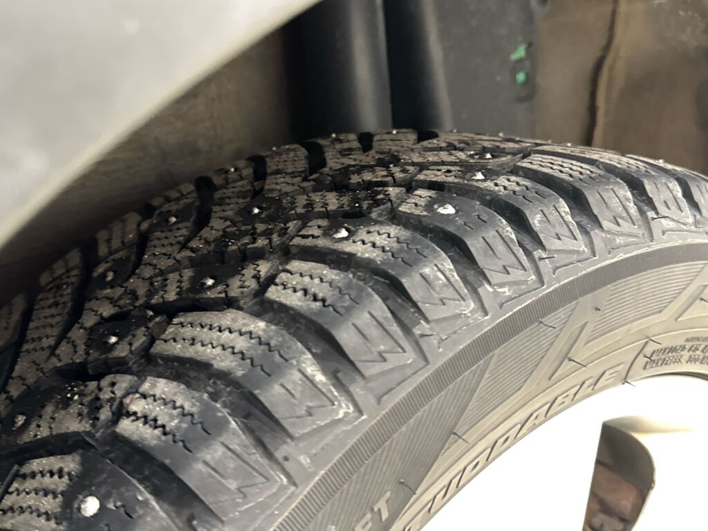 Toyota Urban Cruiser 2011 Violetti