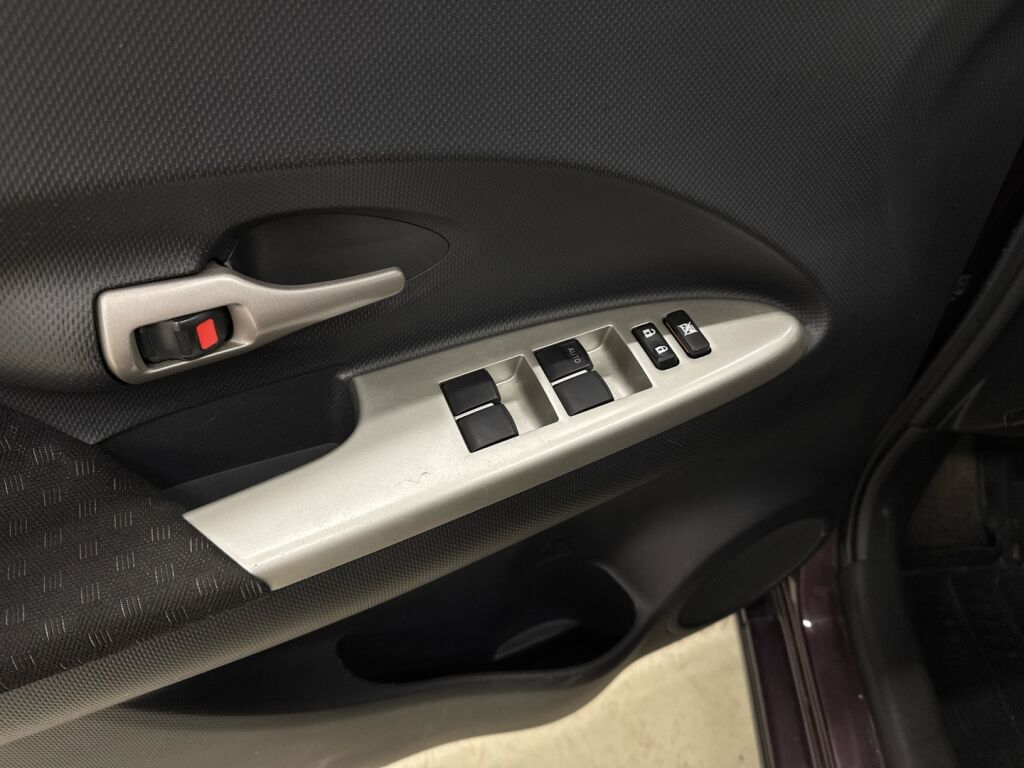 Toyota Urban Cruiser 2011 Violetti