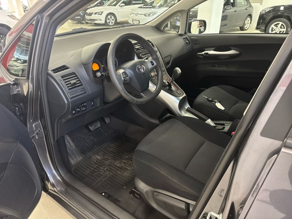 Toyota Auris 2010 Harmaa