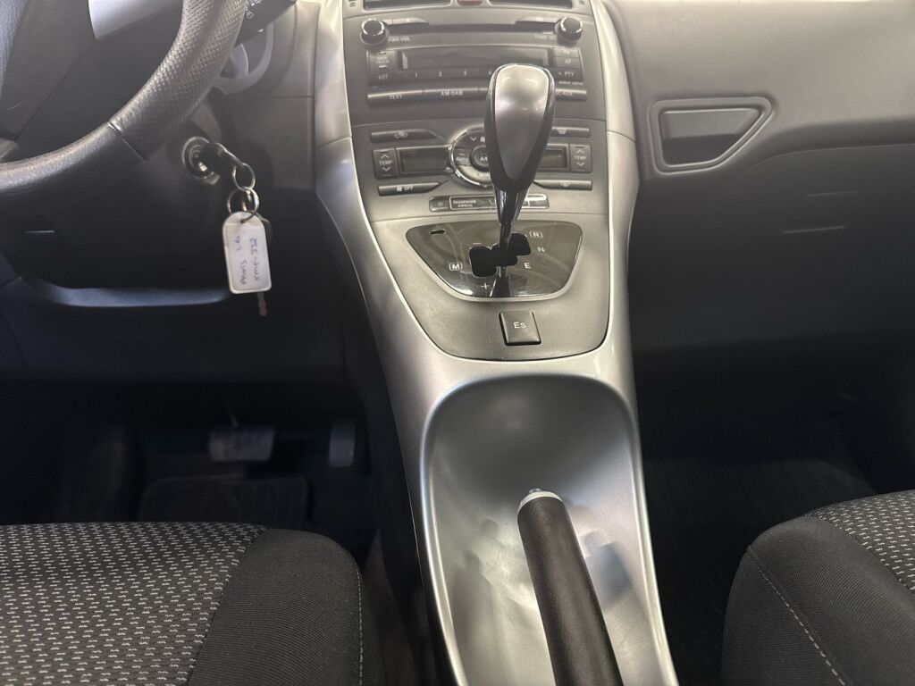 Toyota Auris 2010 Harmaa