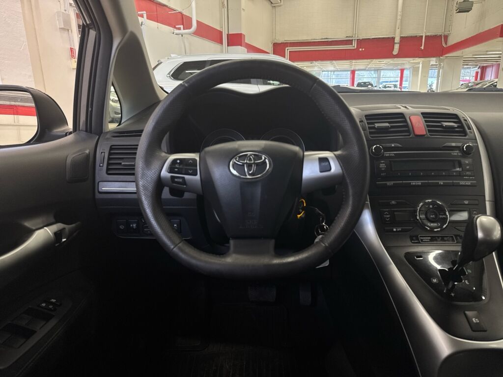 Toyota Auris 2010 Harmaa