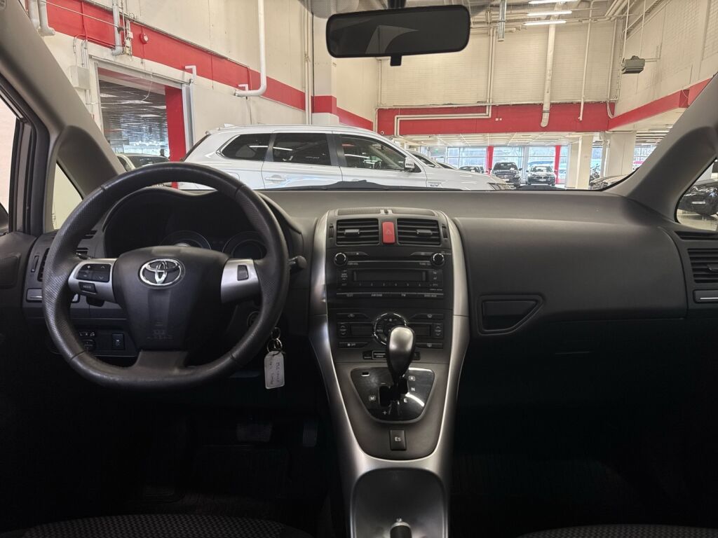 Toyota Auris 2010 Harmaa