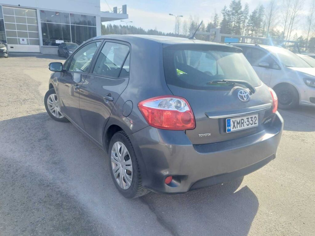 Toyota Auris 2010 Harmaa