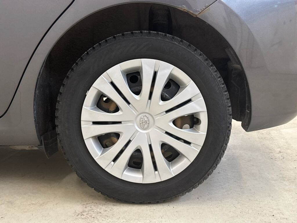 Toyota Auris 2010 Harmaa