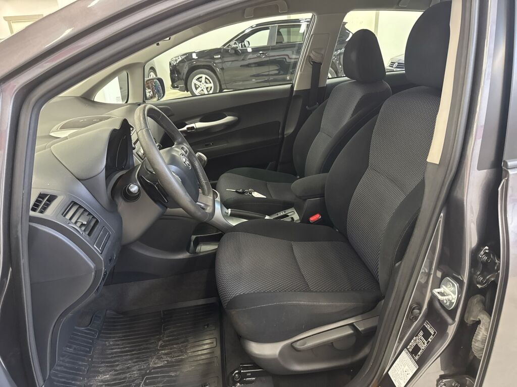 Toyota Auris 2010 Harmaa