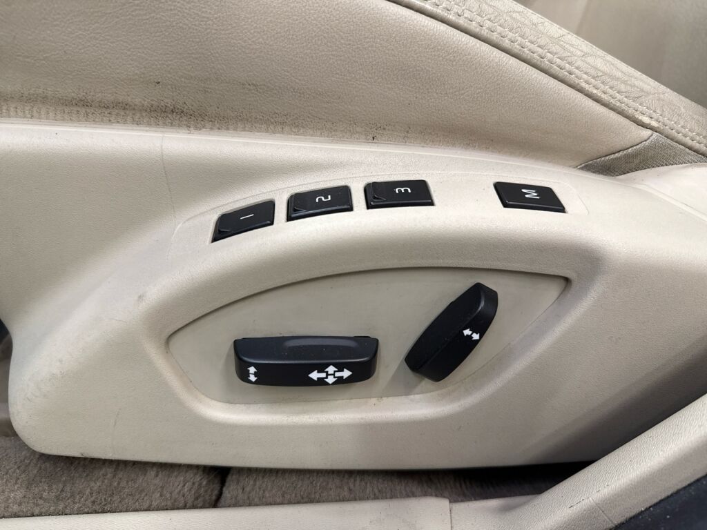 Volvo V60 2011 Musta