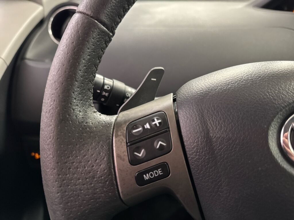 Toyota Yaris 2011 Musta