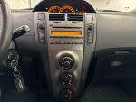 Toyota Yaris 2011 Musta