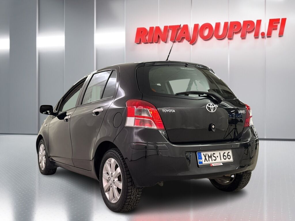 Toyota Yaris 2011 Musta