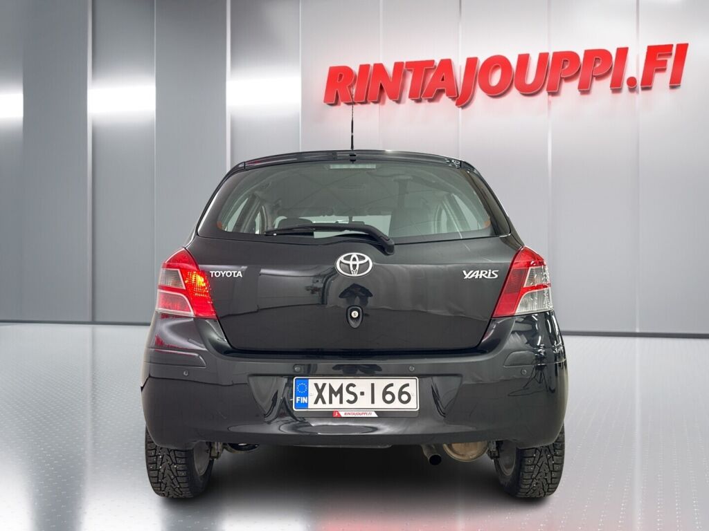 Toyota Yaris 2011 Musta