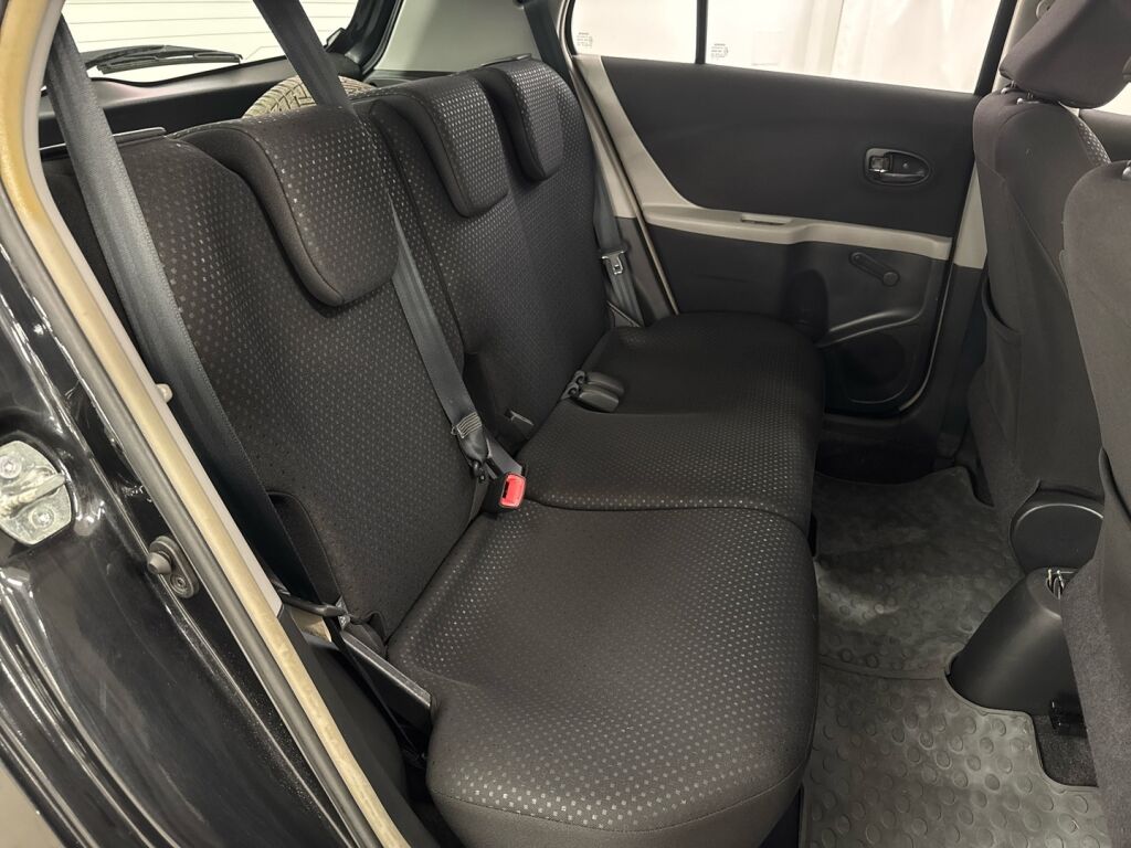 Toyota Yaris 2011 Musta