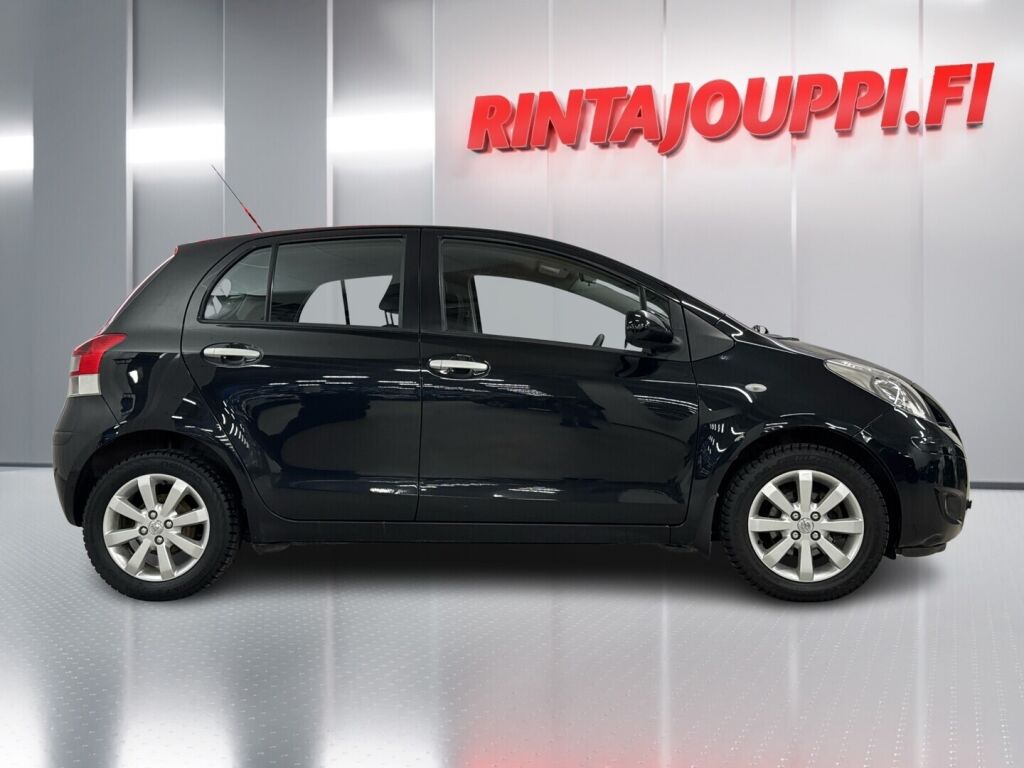 Toyota Yaris 2011 Musta