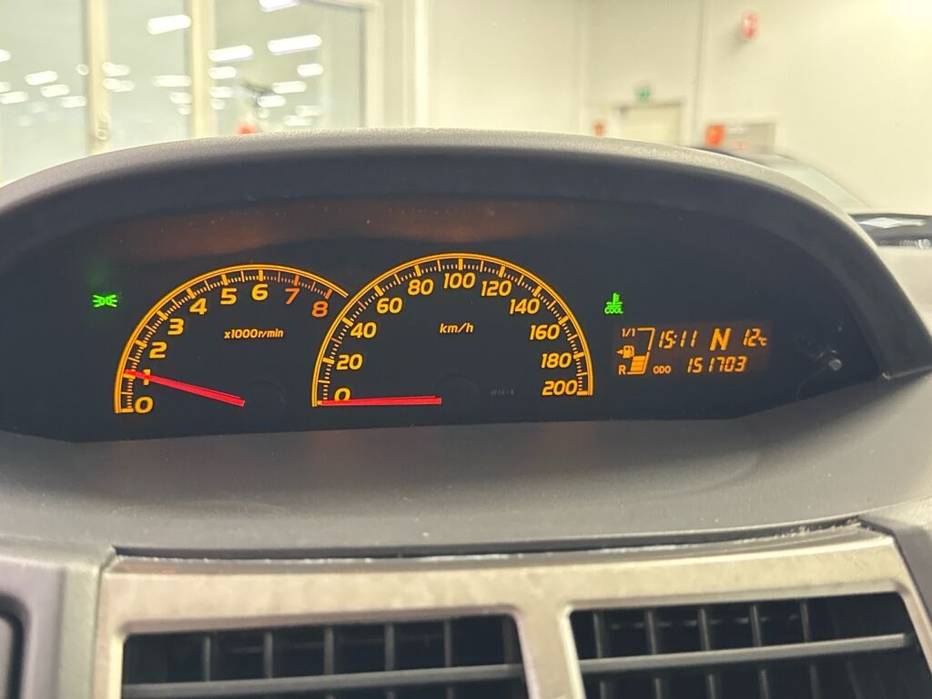 Toyota Yaris 2011 Musta