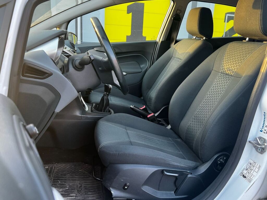 Ford Fiesta 2011 Valkoinen