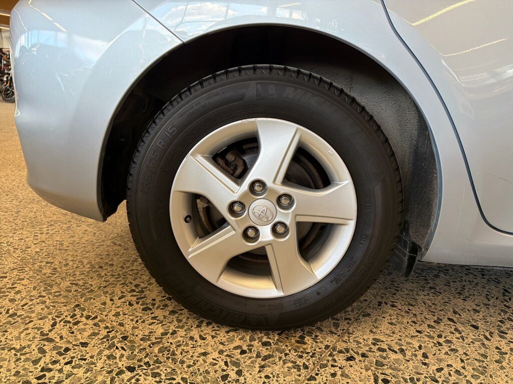 Toyota Auris 2011 Sininen