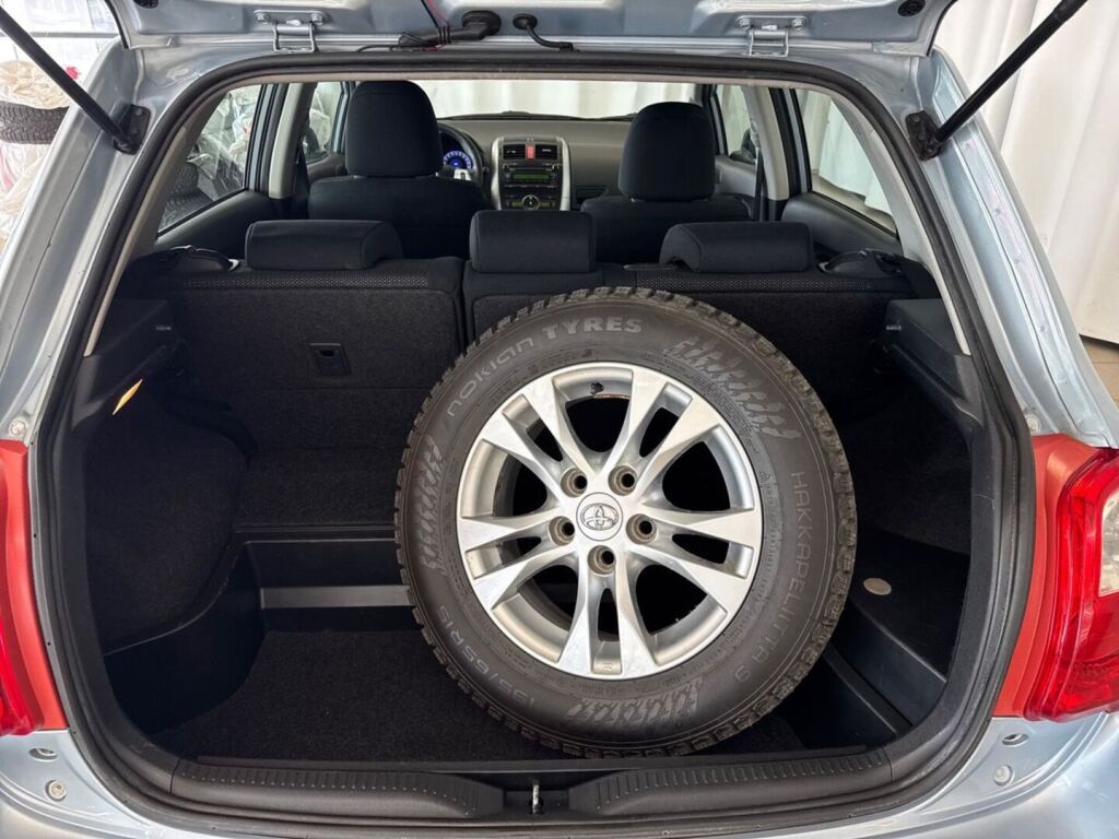 Toyota Auris 2010 Sininen