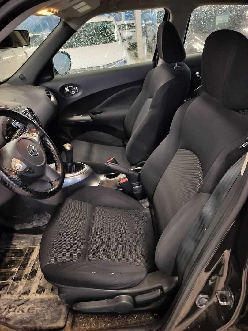 Nissan Juke 2011 Ruskea (beige)