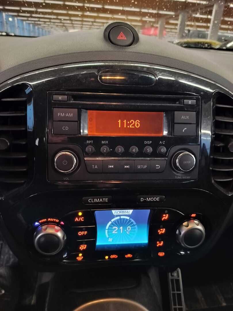 Nissan Juke 2011 Ruskea (beige)