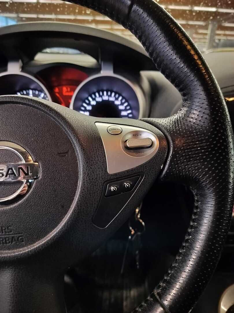 Nissan Juke 2011 Ruskea (beige)