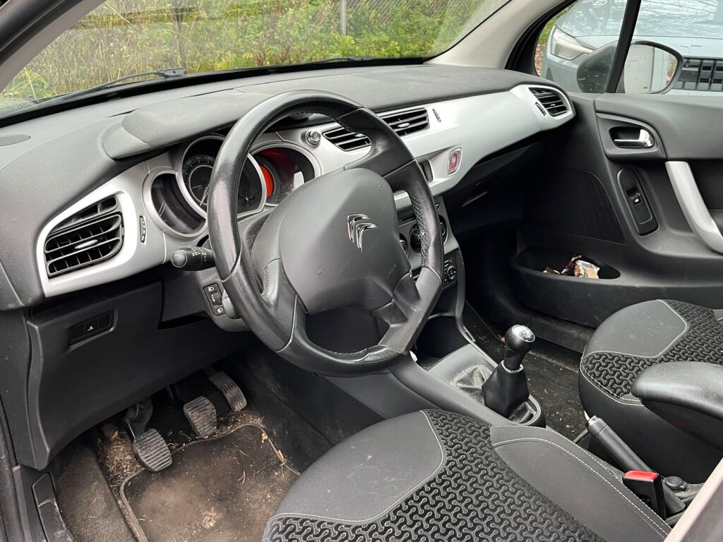 Citroen C3 2011 Musta